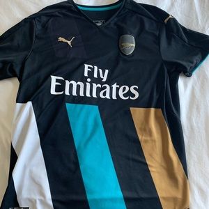 Men’s Arsenal jersey